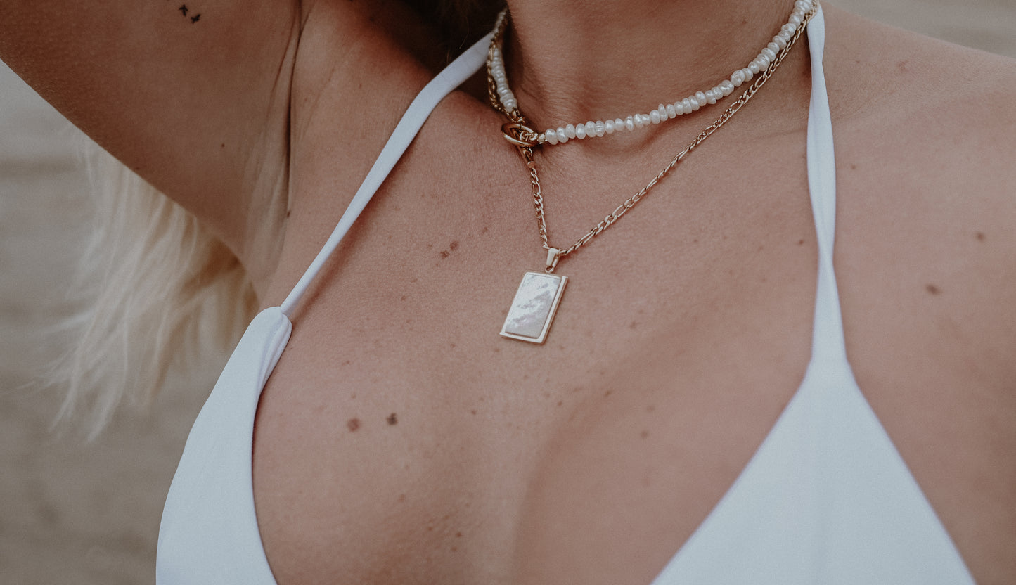 Rectangle Pearly Necklace